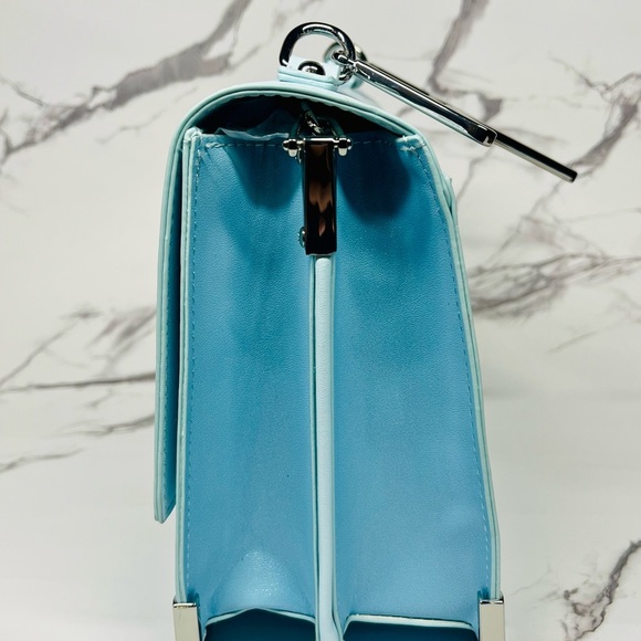 Loungefly Disney Princess Cinderella Shimmer Crossbody Embroidered Bag - Picture 15 of 16